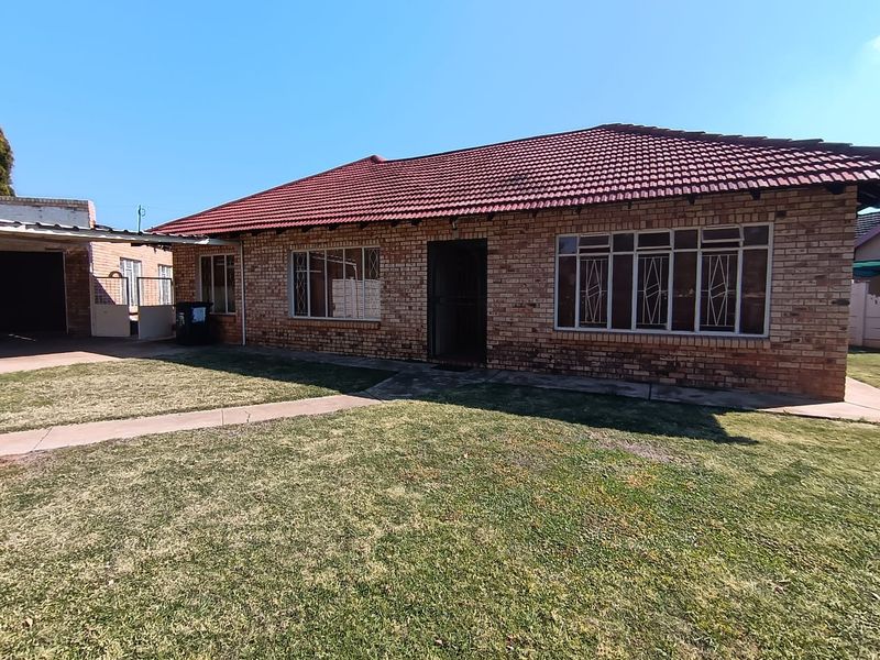 3 Bedroom house for sale in Stilfontein - Photo 3