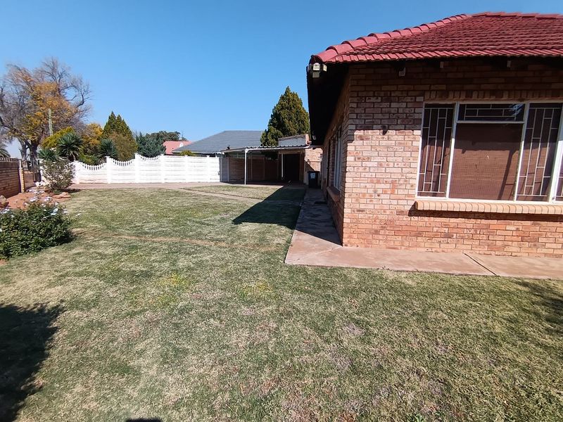 3 Bedroom house for sale in Stilfontein - Photo 8