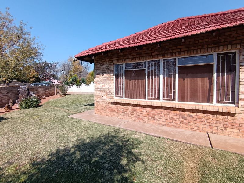 3 Bedroom house for sale in Stilfontein - Photo 6