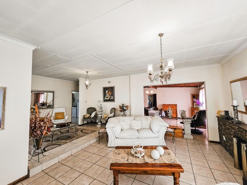 3 bedroom Family home to rent with Pool - Photo 7