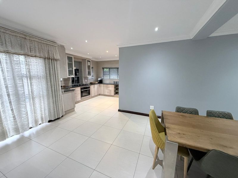 Double Story Elegance for Rent  - Photo 5