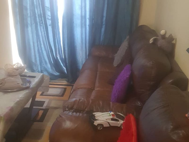 Bright 2 Bed Flat in Greenhills Secure Complex - Photo 8