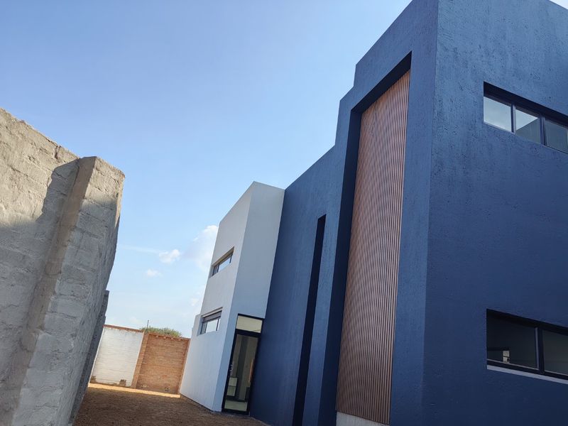 Elegant family home in The Aloes Estate - Photo 6