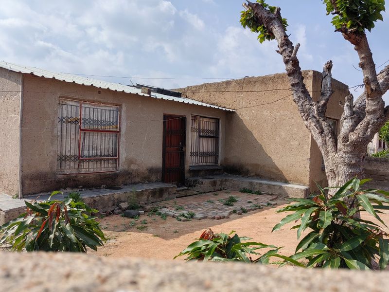 Investros!! Rdp house in Lethuli Park for sale.  - Photo 7