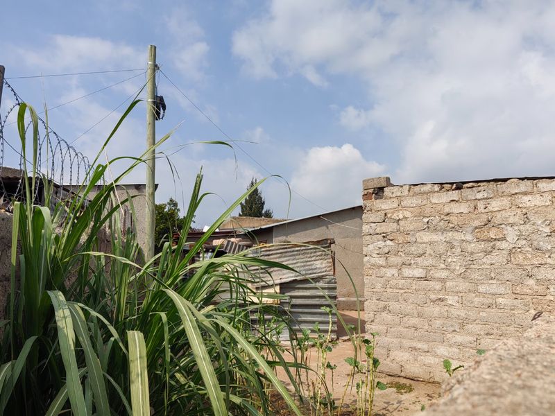 Investros!! Rdp house in Lethuli Park for sale.  - Photo 5