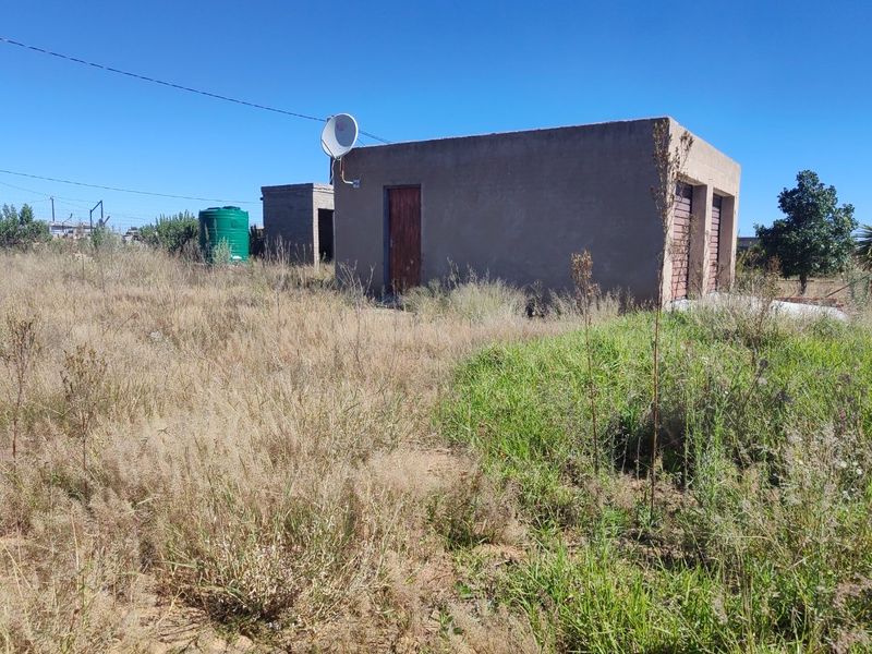Stand in Kwena Moloto with 2 garages - Photo 4