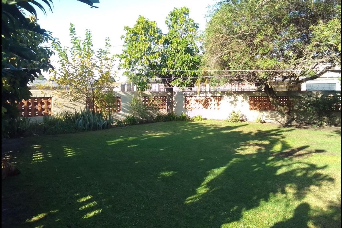 Dual-Living Gem in Sought-After Cravenby Estate - Photo 2