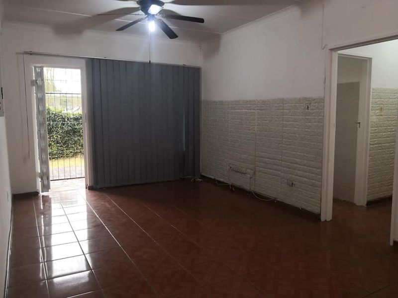 Spacious 2-Bedroom Simplex for Rent – Prime Location   - Photo 5
