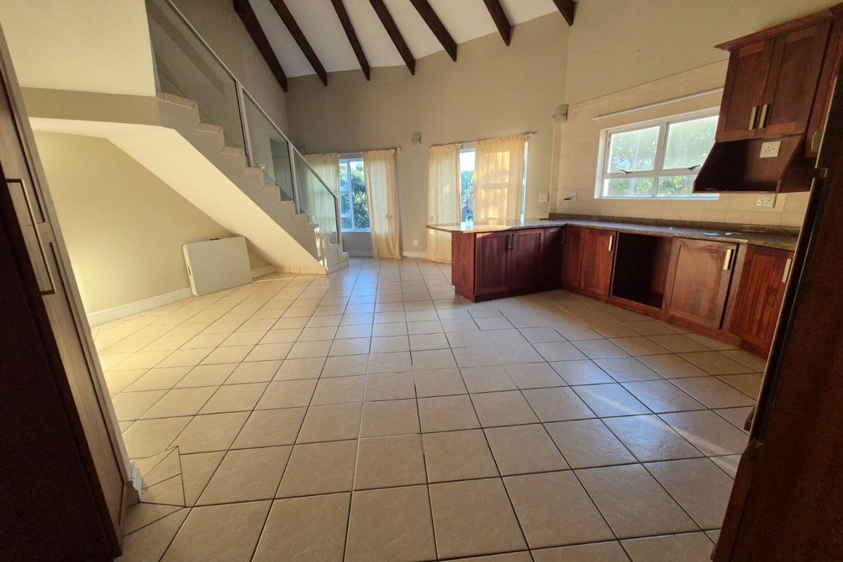 Spacious 4 bedroom home ! - Photo 3