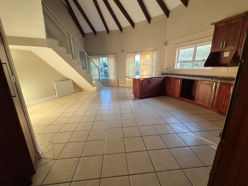 Spacious 4 bedroom home ! - Photo 3