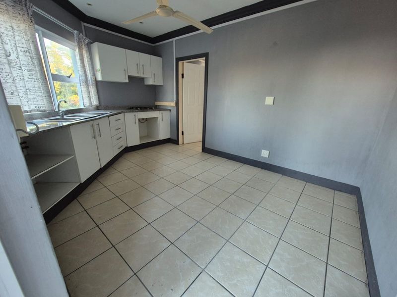 Spacious 4 bedroom home ! - Photo 8