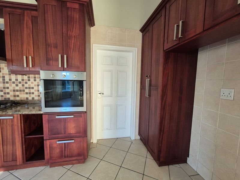 Spacious 4 bedroom home ! - Photo 7