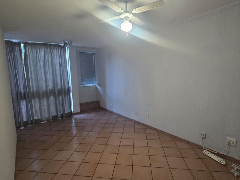 CUTE UNIT  -  RENT WITH OPTION TO BUY - Photo 3