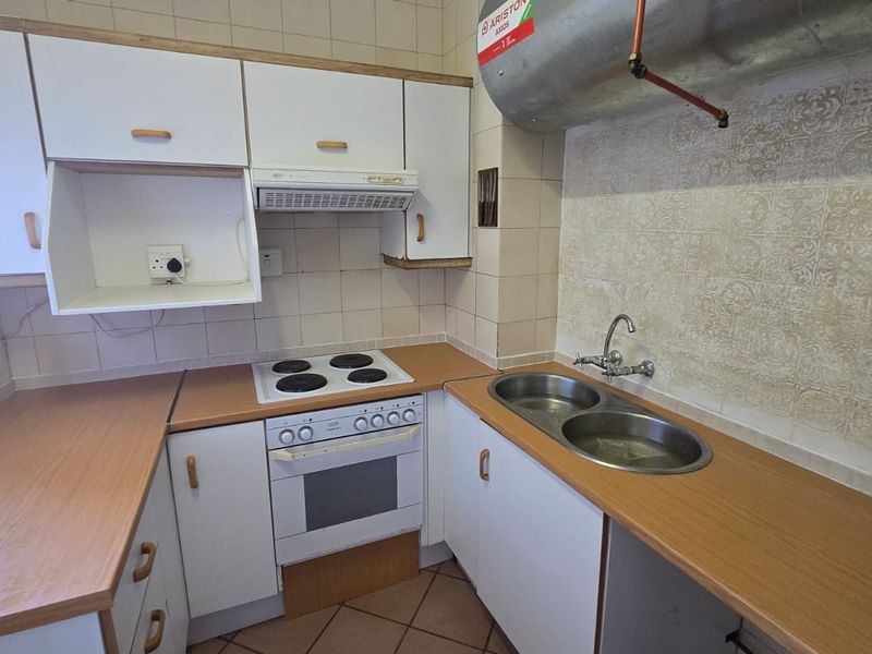 CUTE UNIT  -  RENT WITH OPTION TO BUY - Photo 8