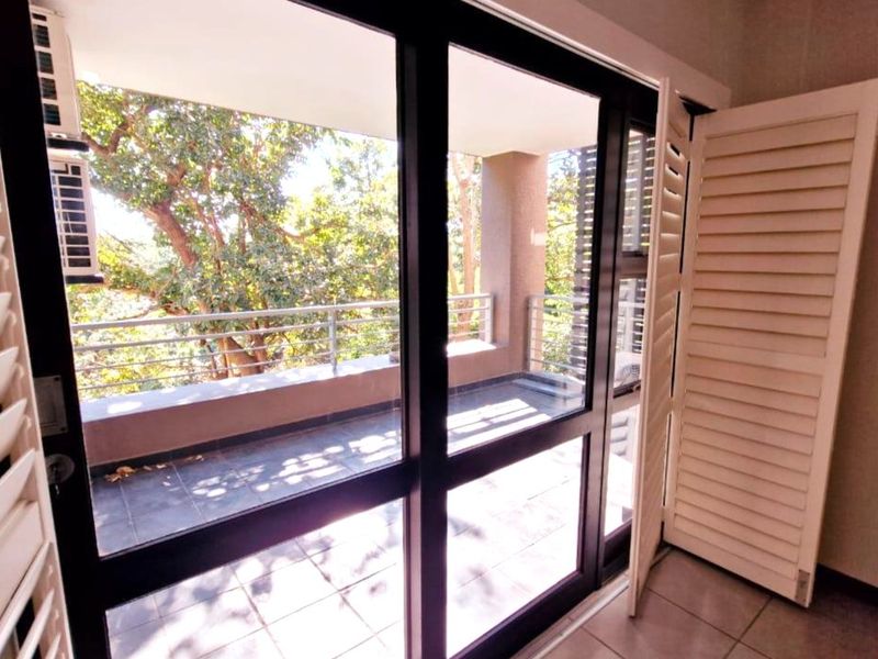 Immaculate Three Bed Modern Penthouse Apartment to Let in Sought after WESTWOOD ESTATE- Westville - Photo 10