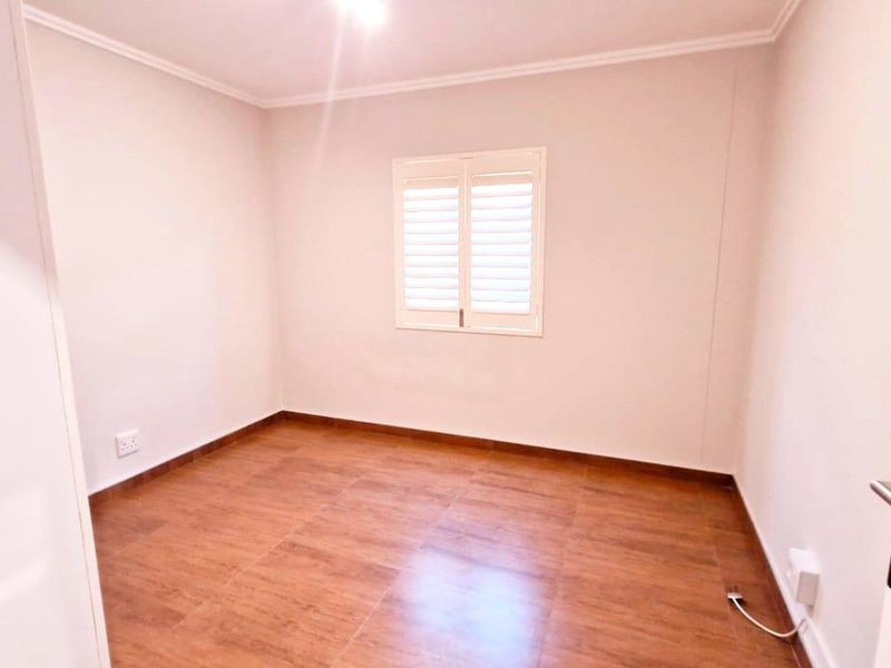 Immaculate Three Bed Modern Penthouse Apartment to Let in Sought after WESTWOOD ESTATE- Westville - Photo 8
