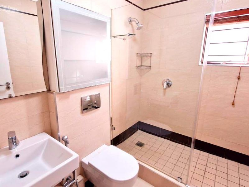 Immaculate Three Bed Modern Penthouse Apartment to Let in Sought after WESTWOOD ESTATE- Westville - Photo 6