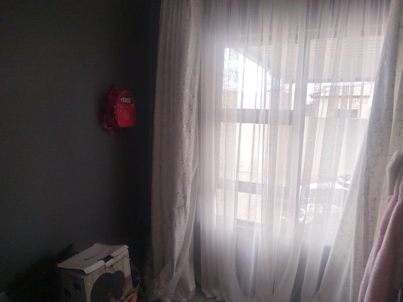 NEAT & SECURE 2 BEDROOM HOME FOR SALE - Photo 9