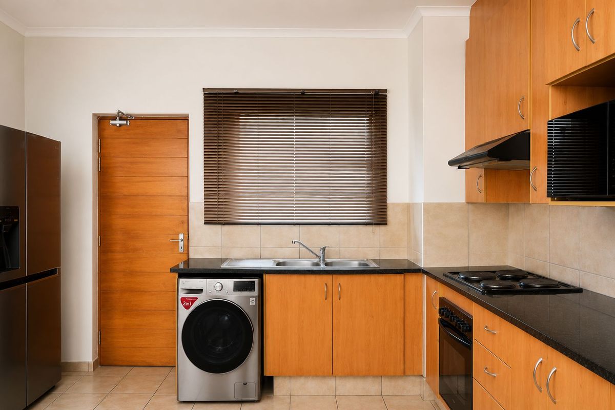 2 bedroom 1 Bathroom first floor apartment for sale in St Aidan,Barbeque Downs - Photo 3