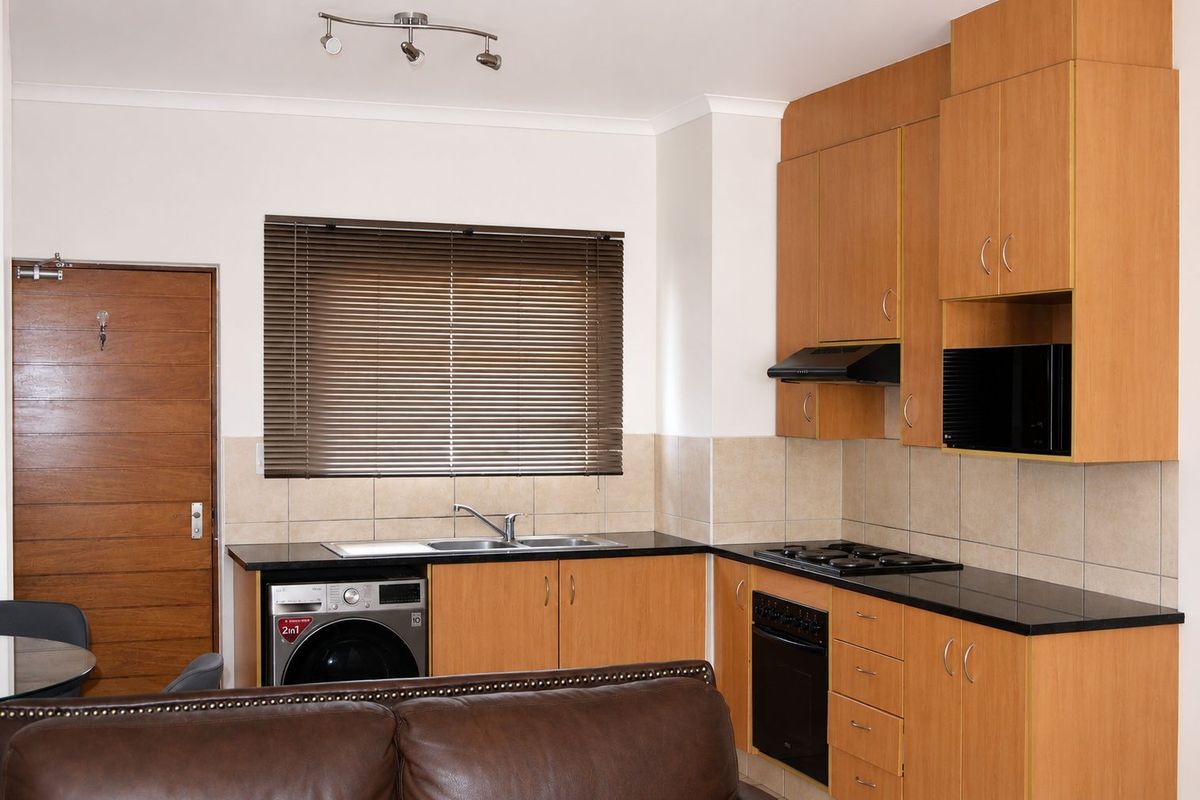 2 bedroom 1 Bathroom first floor apartment for sale in St Aidan,Barbeque Downs - Photo 2