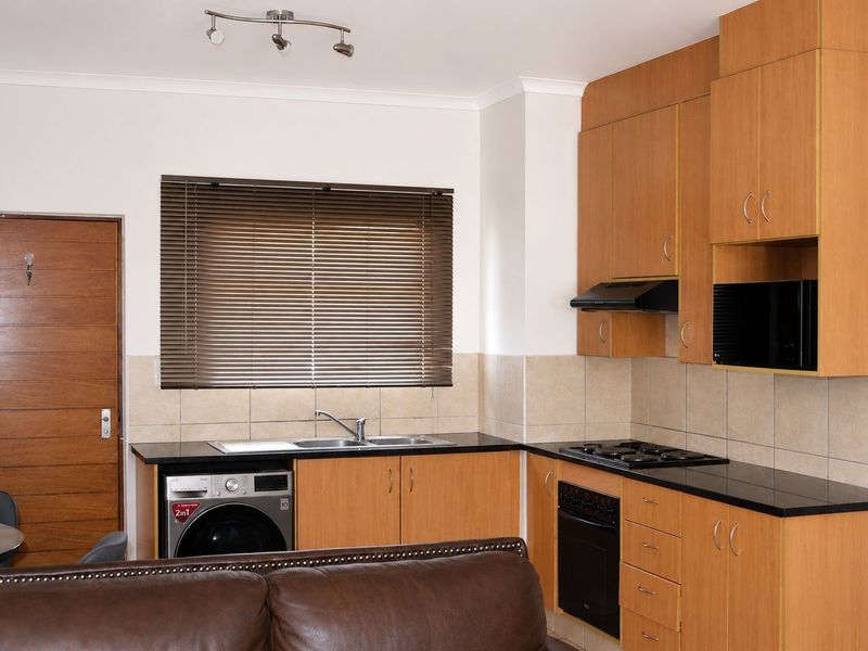 2 bedroom 1 Bathroom first floor apartment for sale in St Aidan,Barbeque Downs - Photo 2
