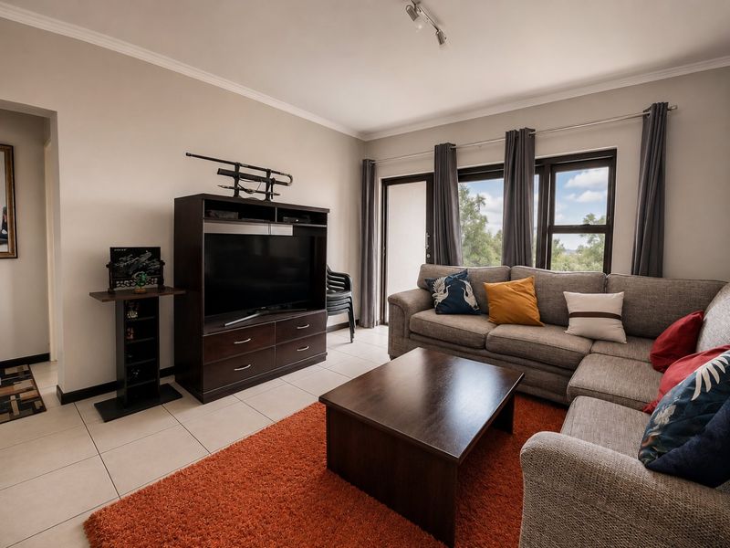 Greenstone Hill apartment with Balcony and lovely views. - Photo 5