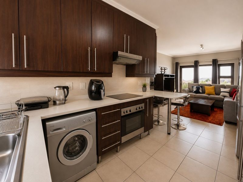 Greenstone Hill apartment with Balcony and lovely views. - Photo 4