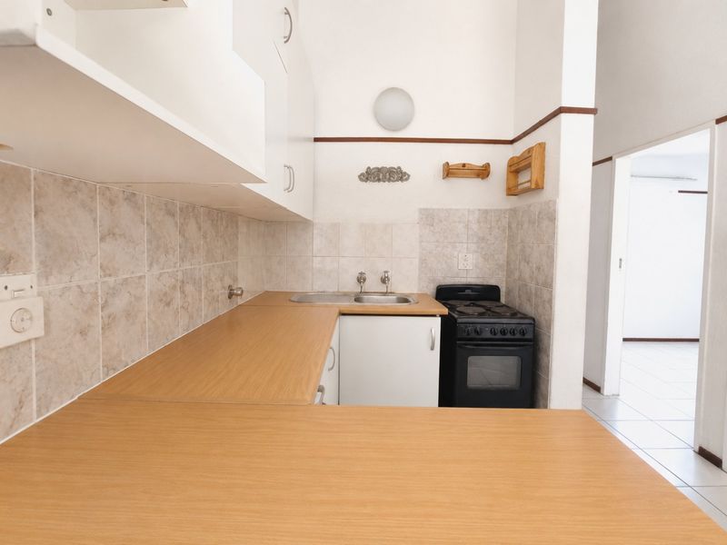 Neat Eden Glen Townhouse with secure garden. - Photo 4