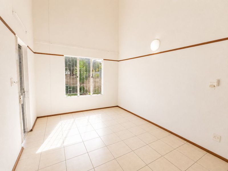 Neat Eden Glen Townhouse with secure garden. - Photo 2