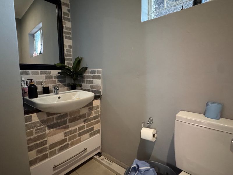 Four bedrooms. turn the key in Risiville - Photo 7