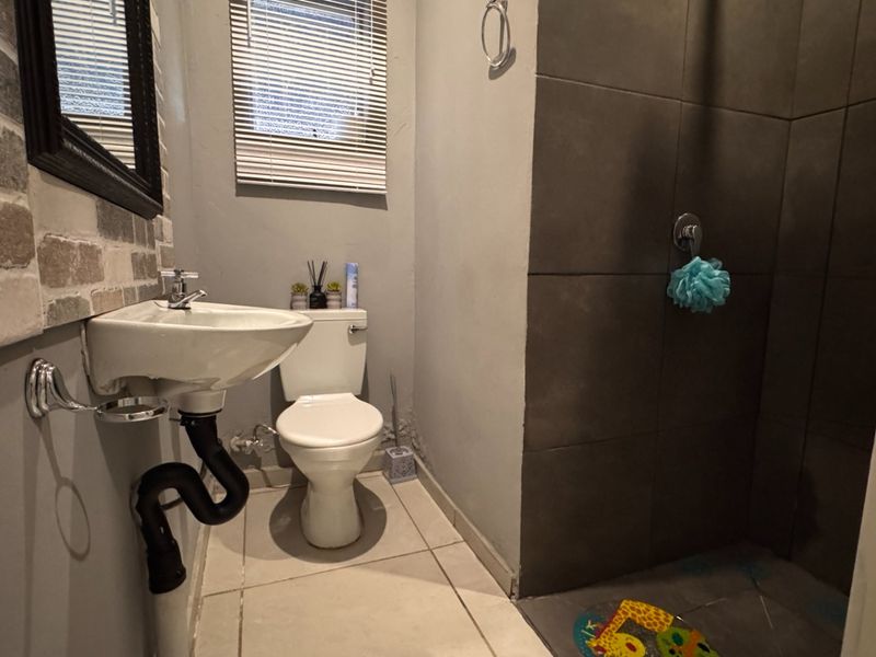 Four bedrooms. turn the key in Risiville - Photo 6