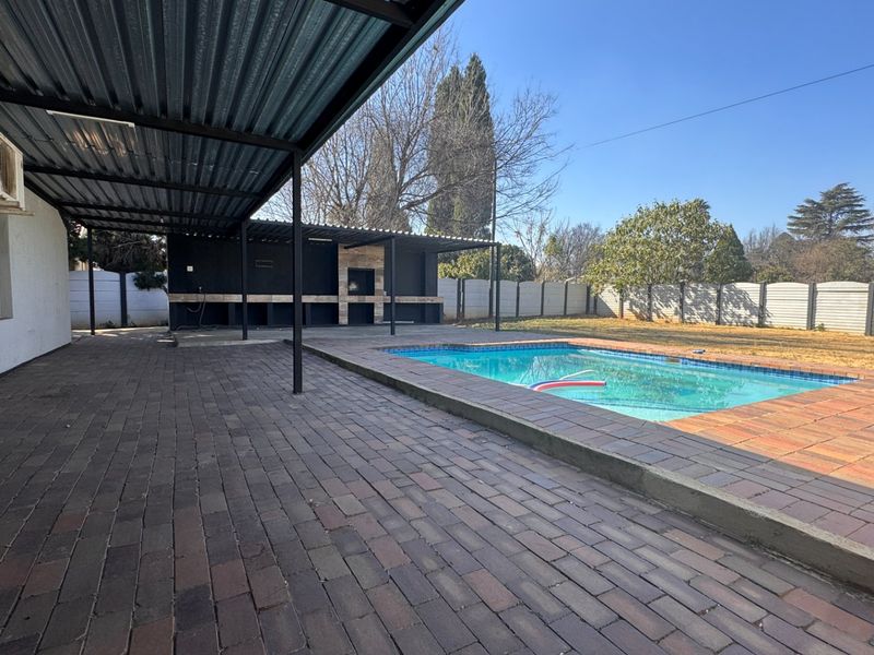 Four bedrooms. Turn the key in Risiville. - Photo 1