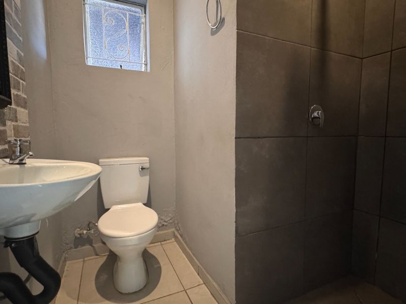 Four bedrooms. Turn the key in Risiville. - Photo 8