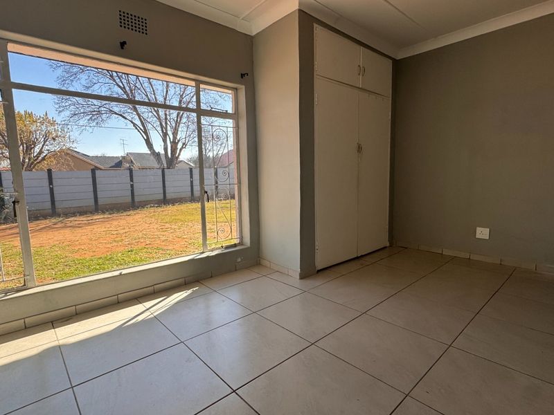 Four bedrooms. Turn the key in Risiville. - Photo 9