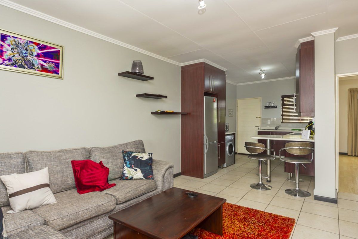Immaculate 2-Bedroom Townhouse for Sale in Greenstone – Secure, Pet-Friendly Living - Photo 4