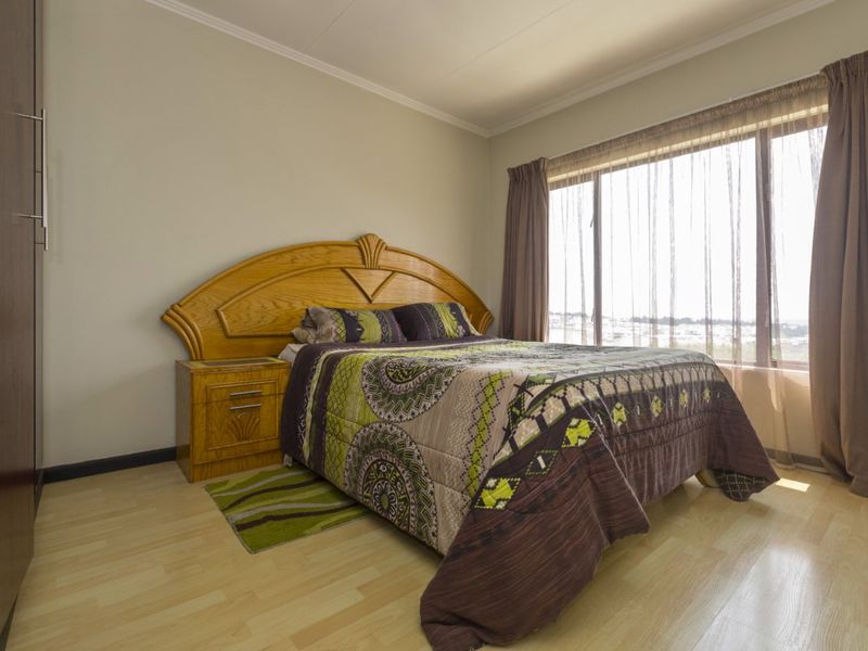 Immaculate 2-Bedroom Townhouse for Sale in Greenstone – Secure, Pet-Friendly Living - Photo 8