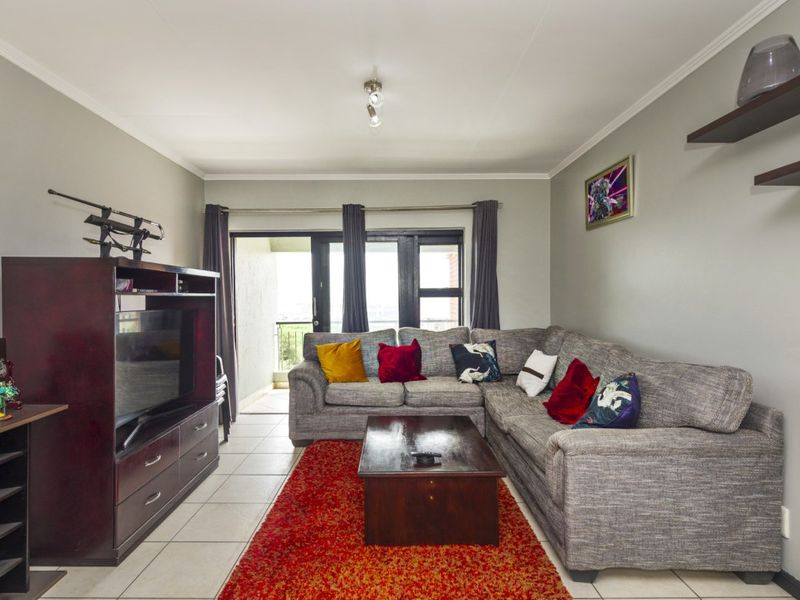 Immaculate 2-Bedroom Townhouse for Sale in Greenstone – Secure, Pet-Friendly Living - Photo 2