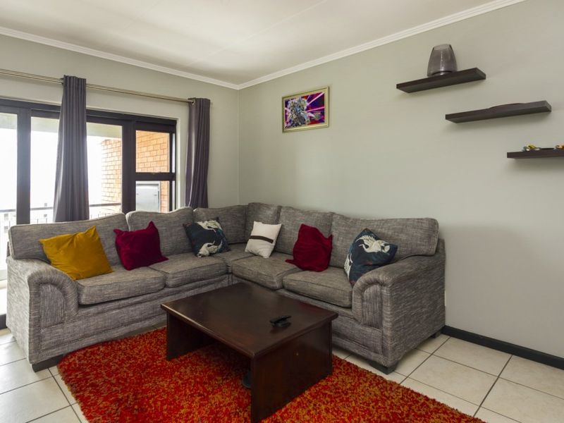 Immaculate 2-Bedroom Townhouse for Sale in Greenstone – Secure, Pet-Friendly Living - Photo 3