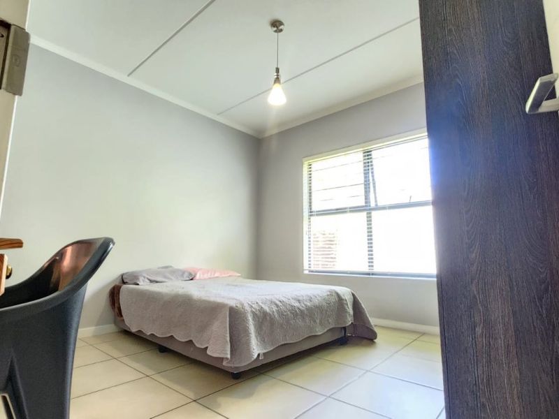 Stunning 3-Bedroom Townhouse for Sale in Greenstone – Border Unit with Private Garden - Photo 6