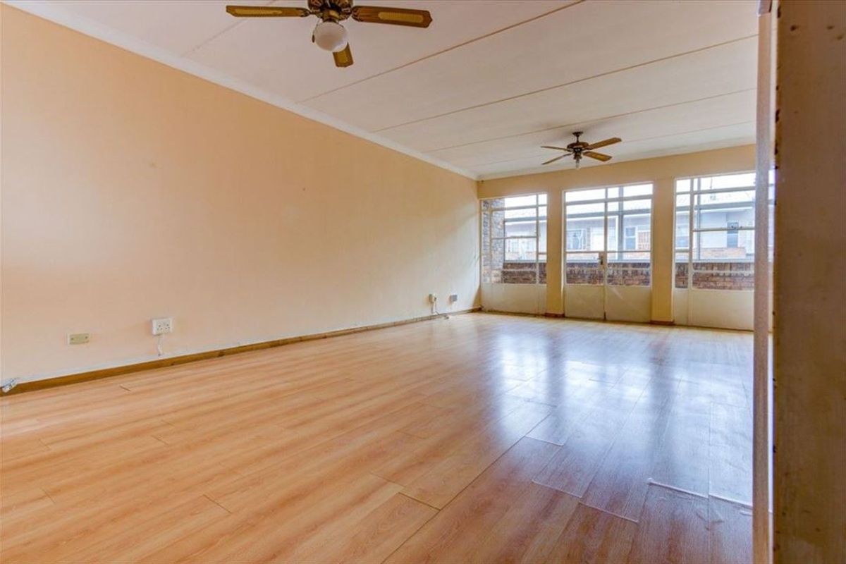 Cozy and Inviting Starter Home - Photo 2