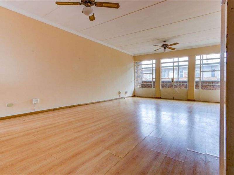 Cozy and Inviting Starter Home - Photo 2