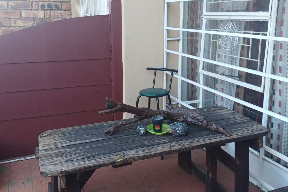 2 Bedroom Duplex Townhouse For Sale – Private Garden Living in a Secure Complex. - Photo 5