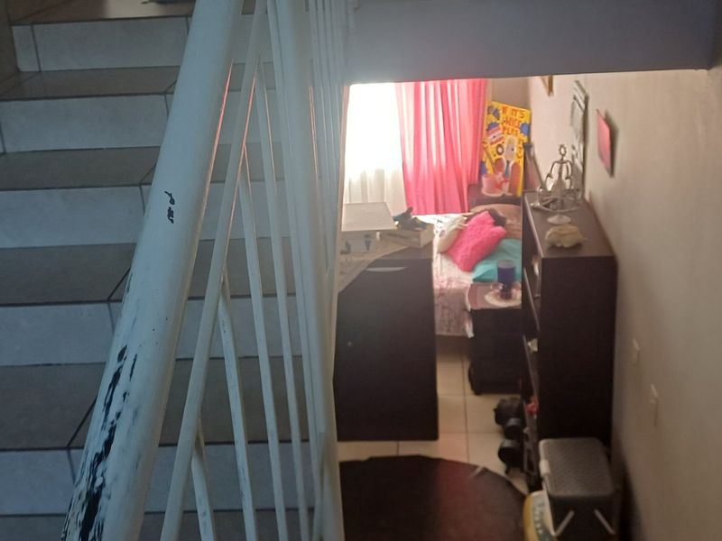 2 Bedroom Duplex Townhouse For Sale – Private Garden Living in a Secure Complex. - Photo 10