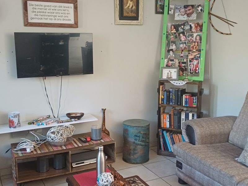 2 Bedroom Duplex Townhouse For Sale – Private Garden Living in a Secure Complex. - Photo 7