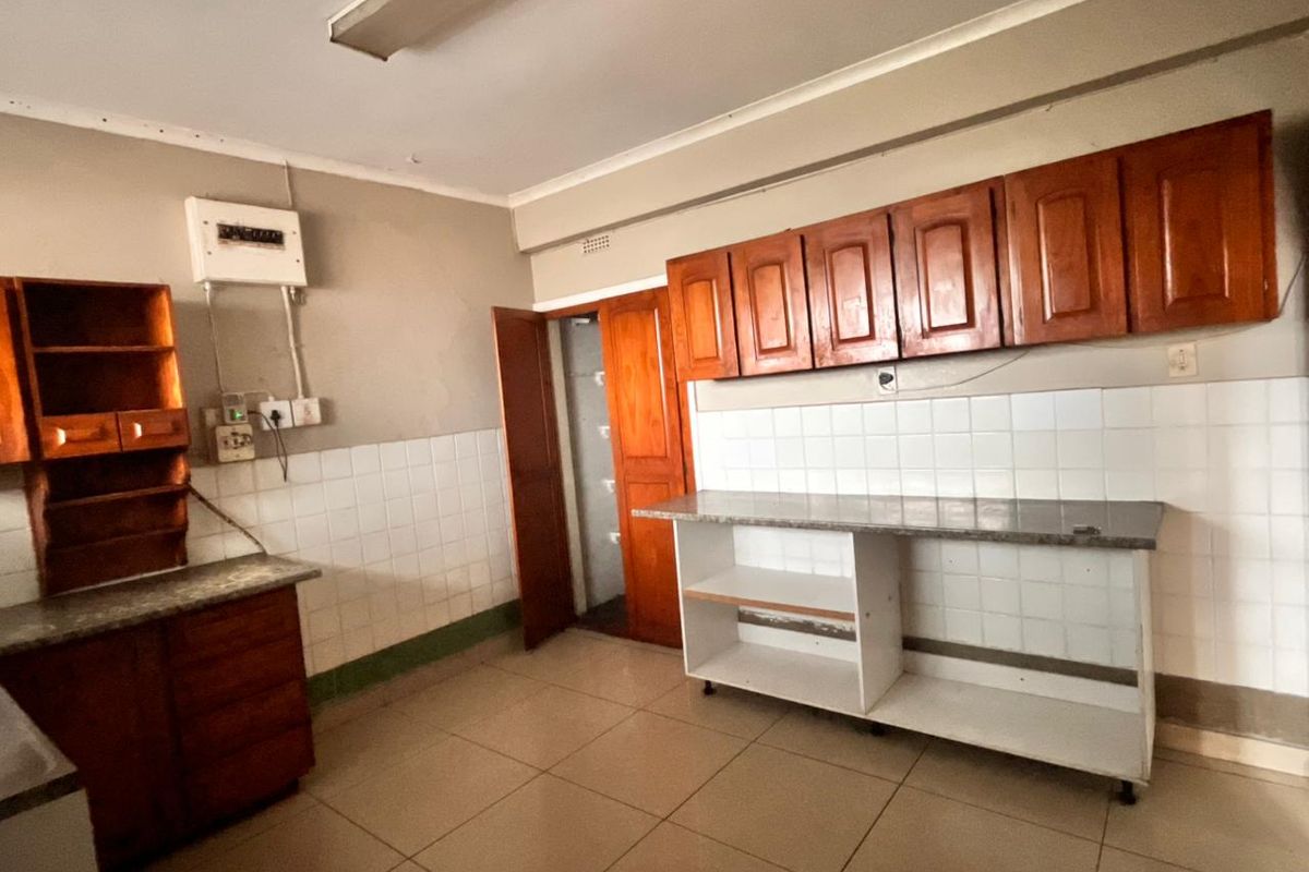 Shared Accommodation: 2 Rooms, R4000 Each - Photo 2