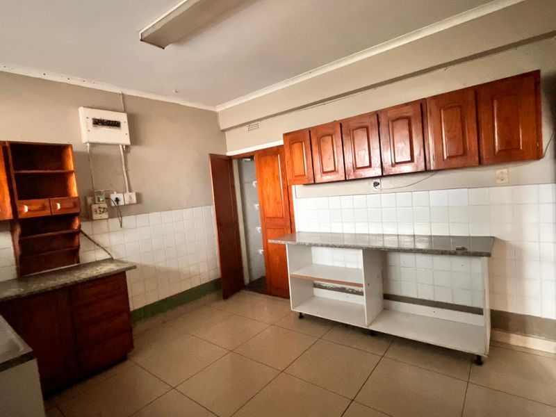 Shared Accommodation: 2 Rooms, R4000 Each - Photo 2