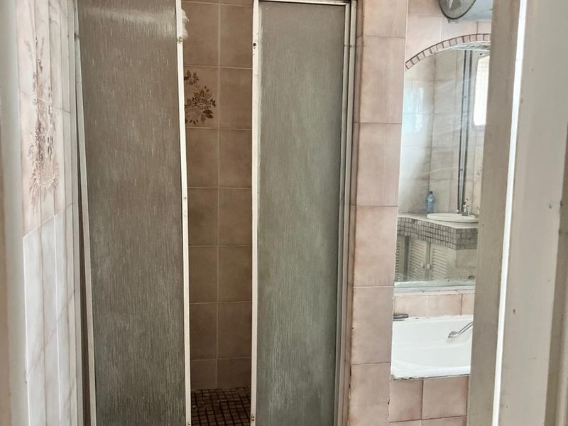 Shared Accommodation: 2 Rooms, R4000 Each - Photo 5