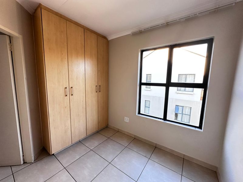 Cozy 2-Bedroom Ground Floor Unit in Prime Location, Lakefield Stewards. - Photo 8