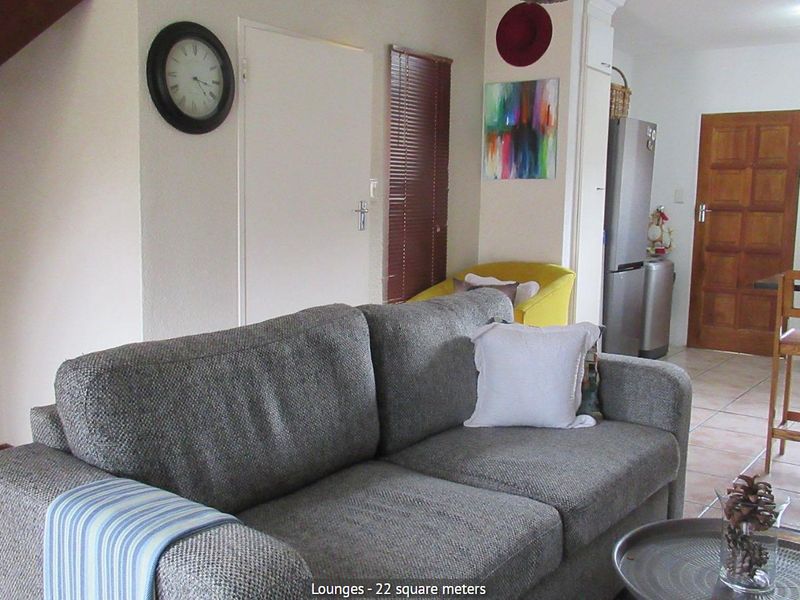 CHARMING AND SECURE LIVING IN THE HEART OF FLORIDA GLEN - Photo 3