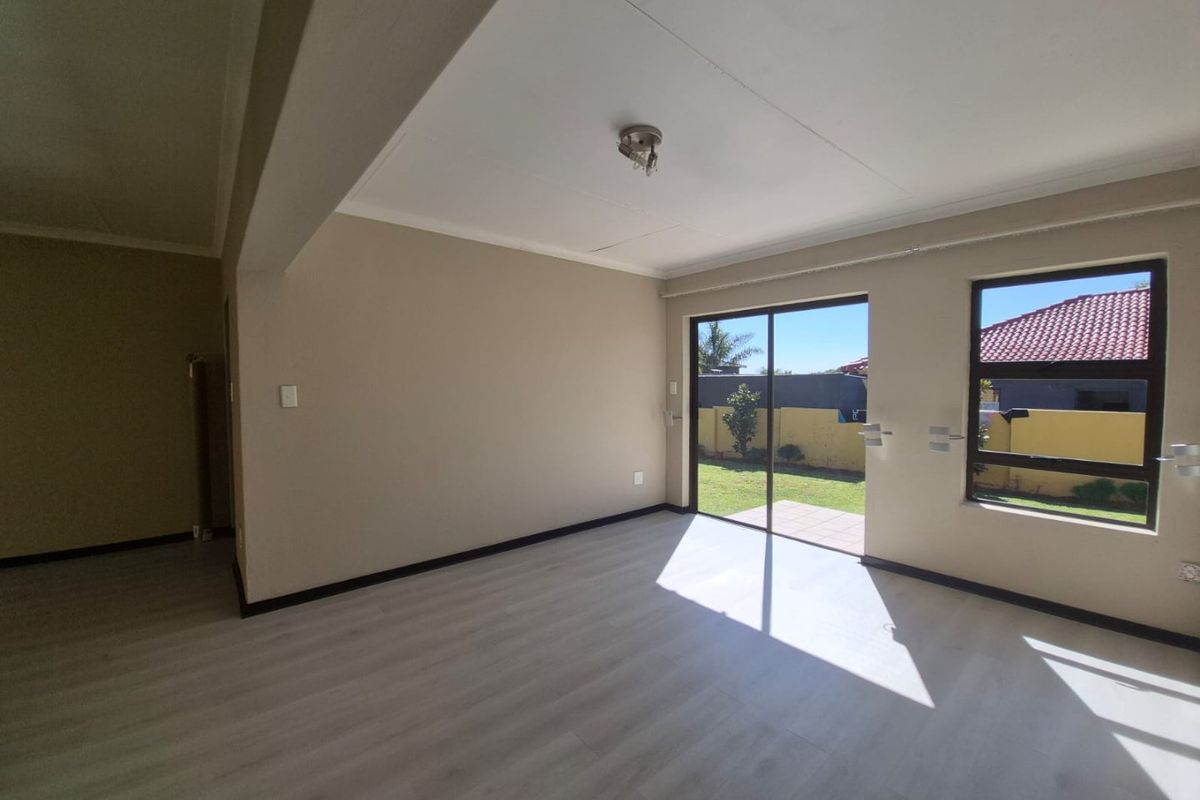 NEAT & SECURE LIVING IN GREENGATE - Photo 3